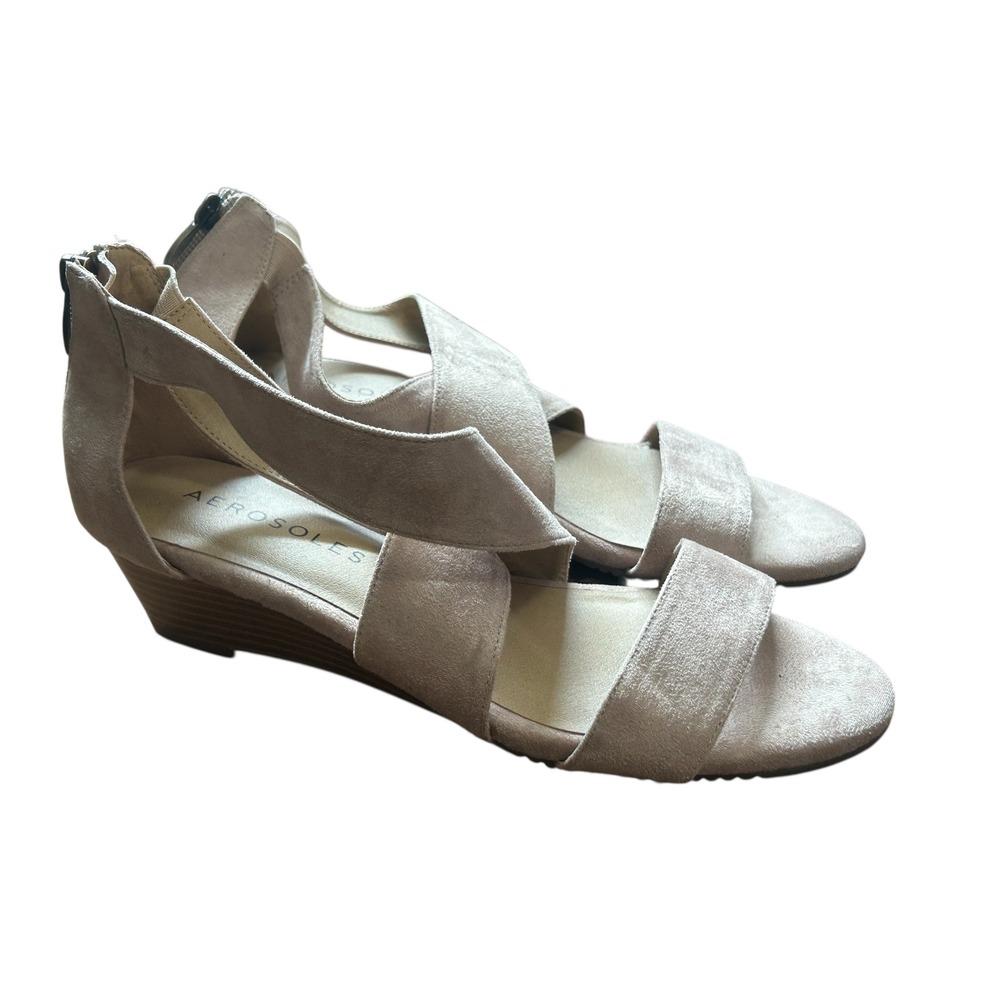 Aerosoles Women'sโ Beige Faux Suede Gladiator Strappy Wedge Heel Sandals size 9